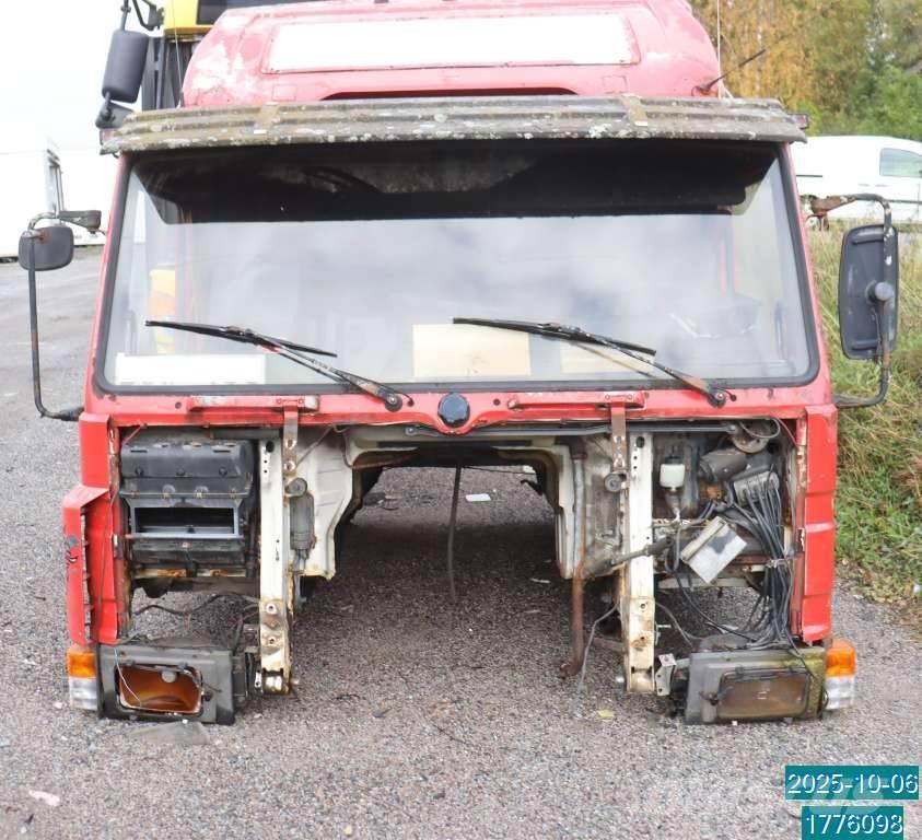 Scania P 82 M Kabiny a interiér