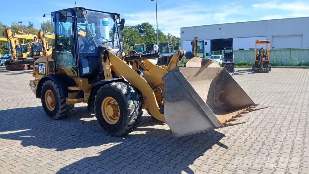 CAT 907 H 2 Kolové nakladače