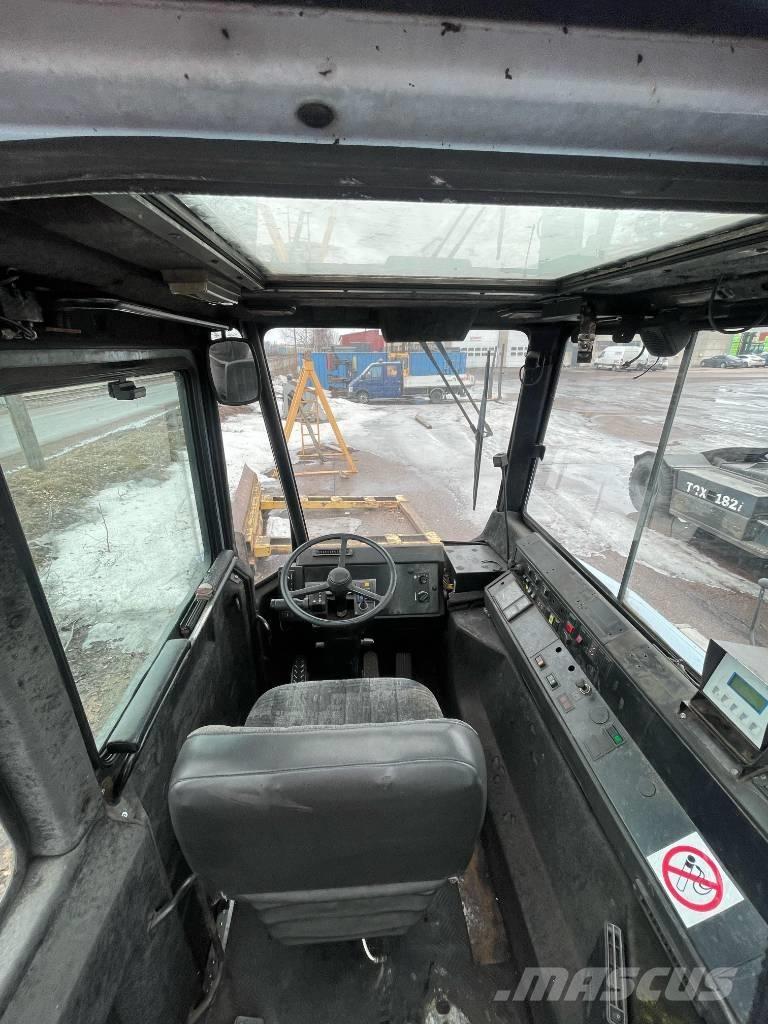 Sisu TRX181 Terminálový tahač