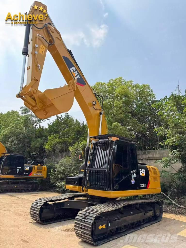 CAT 323D2L Pásová rýpadla