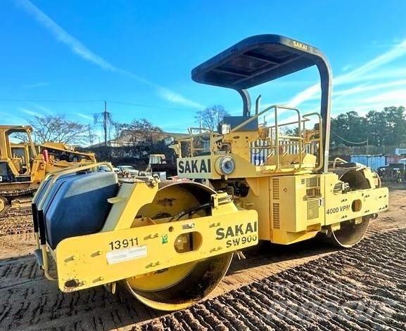 Sakai SW 900 Pneumatikové válce