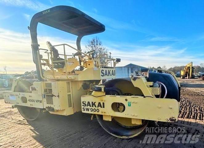 Sakai SW 900 Pneumatikové válce