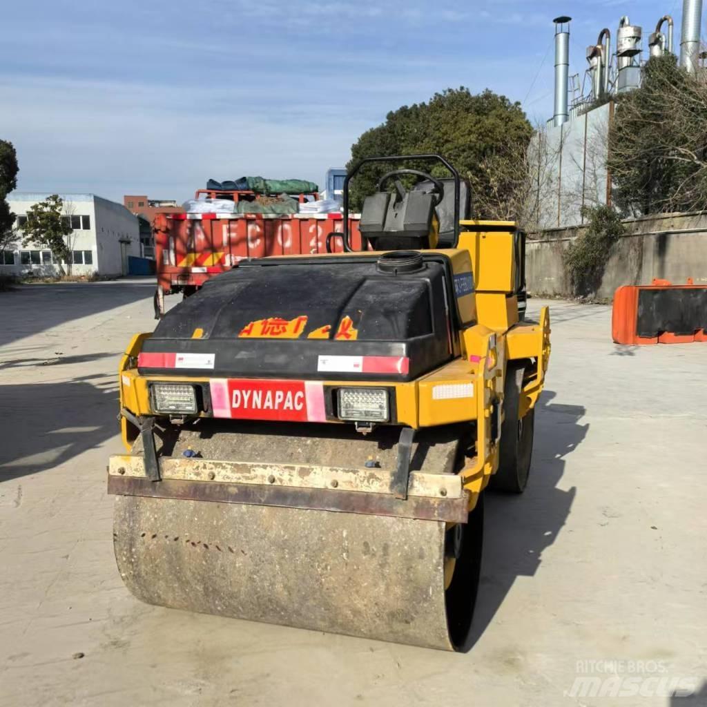 Dynapac CC 142 Tandemové válce