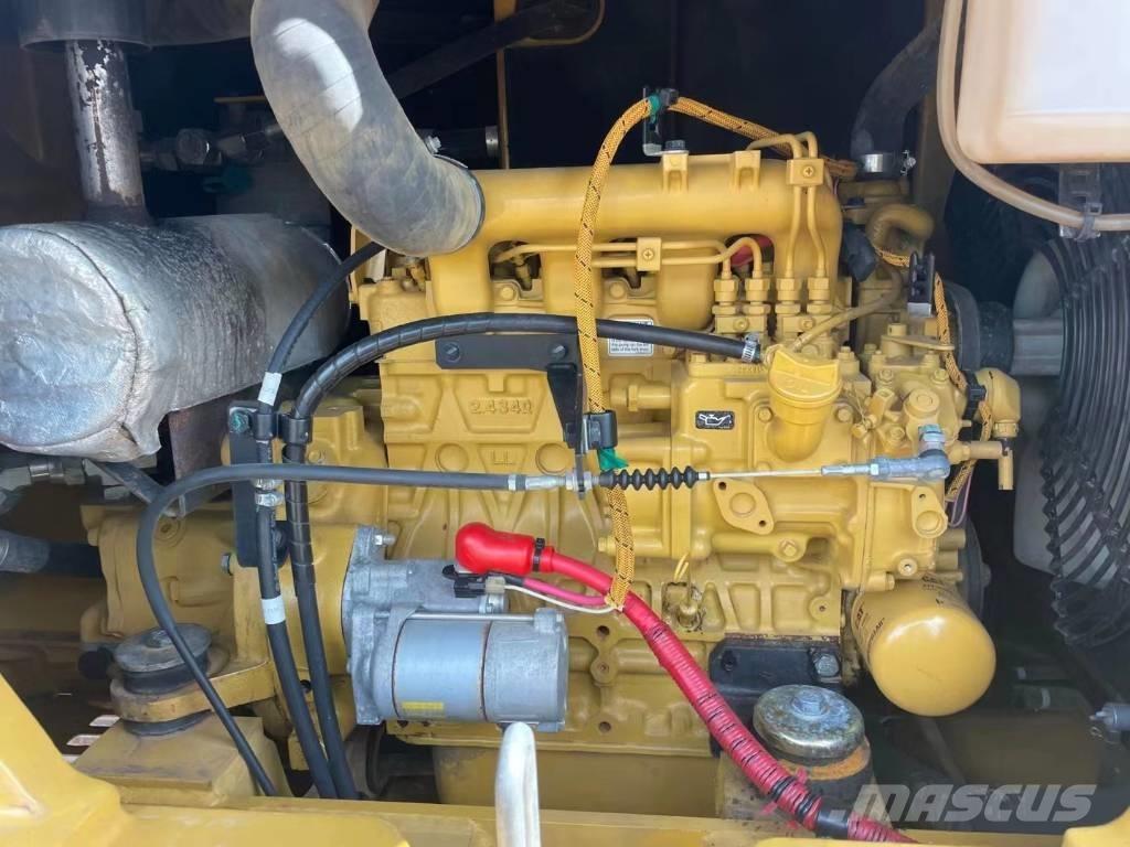 CAT 305.5E2 Mini rýpadla < 7t