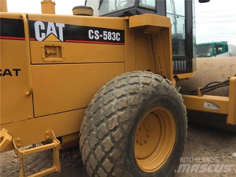 CAT CS 583 C Tahačové válce