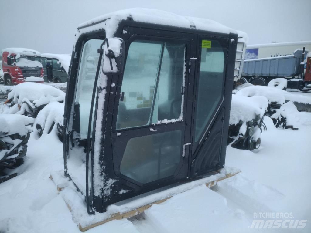 Volvo BM 325FL Cabin Kabiny a interiér