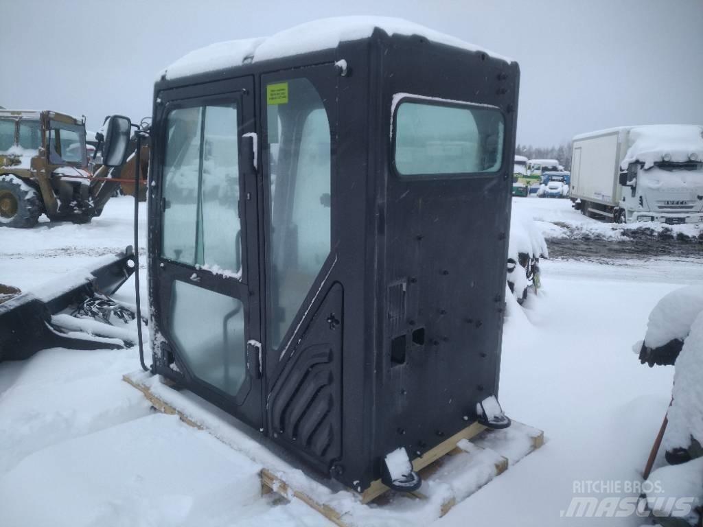 Volvo BM 325FL Cabin Kabiny a interiér