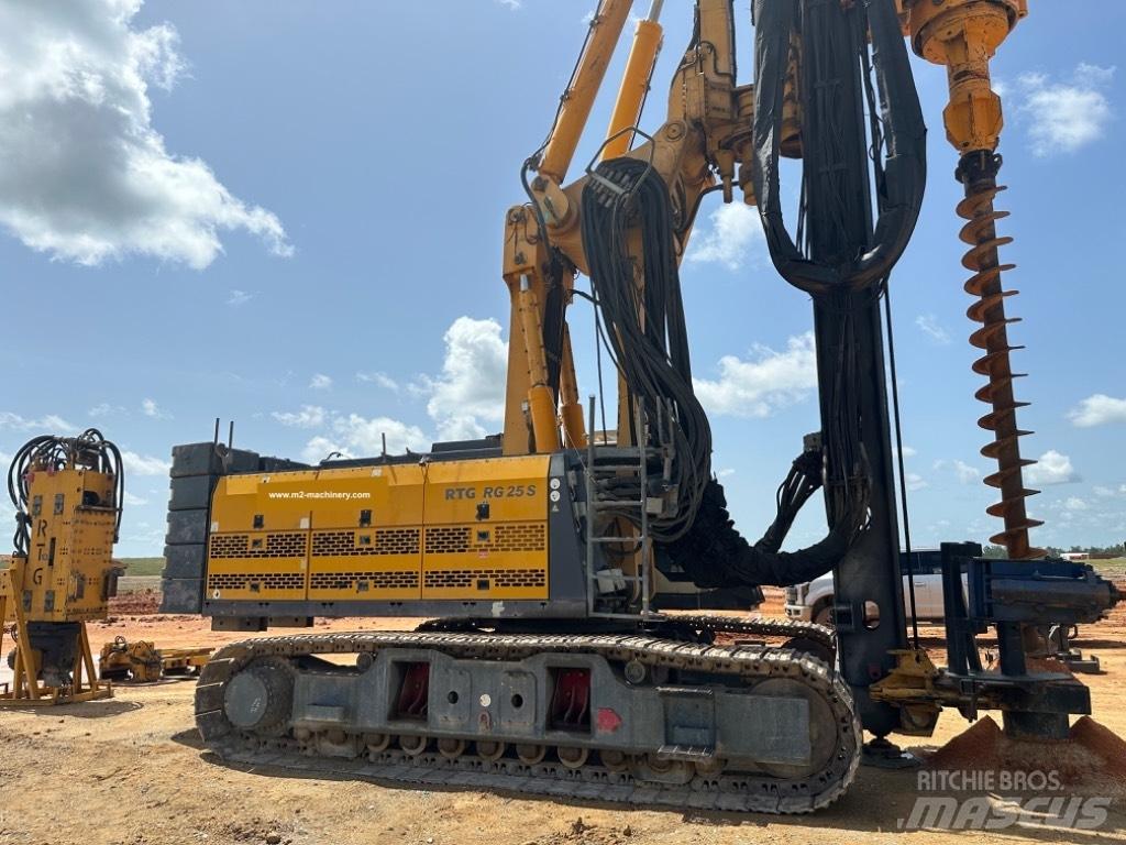 Bauer RTG RG 25 S Velké vrtací stroje