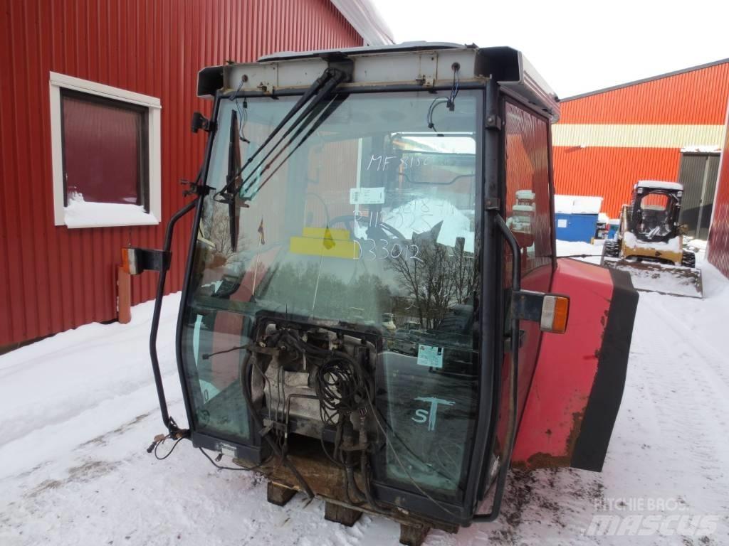 Massey Ferguson 8150 Kabiny a interiér