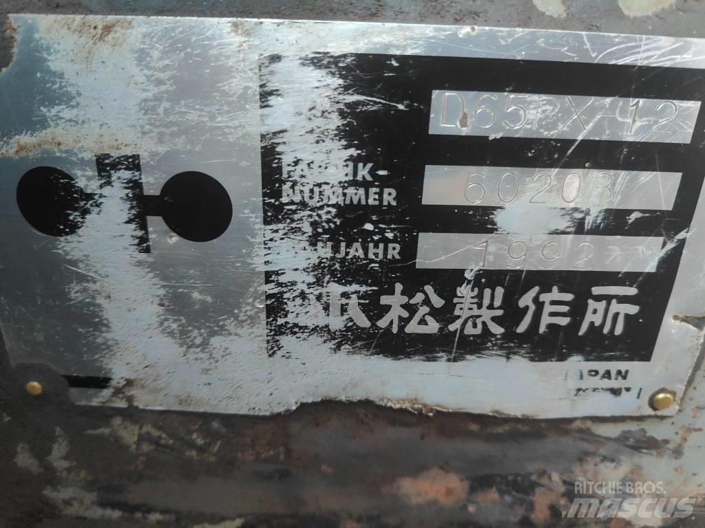 Komatsu D 65 PX-12 Pásové dozery