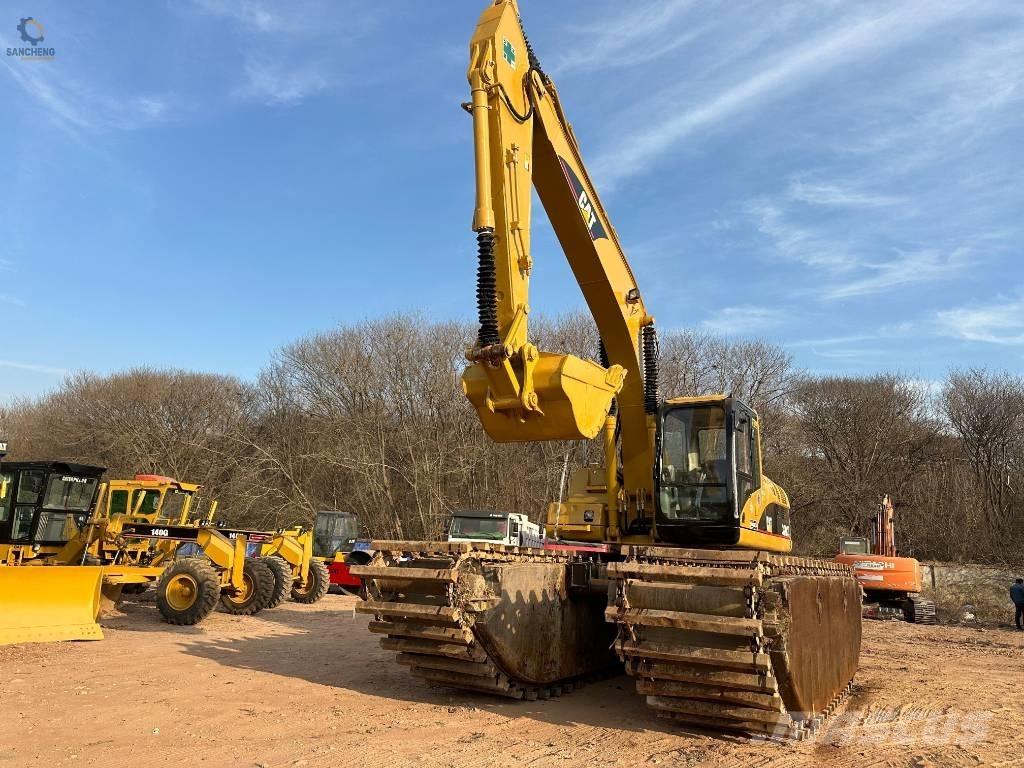 CAT 320 C L Obojživelná rypadla