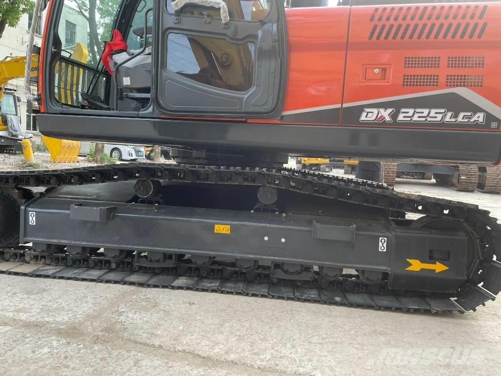 Doosan DX 225 Midi rýpadla 7t - 12t
