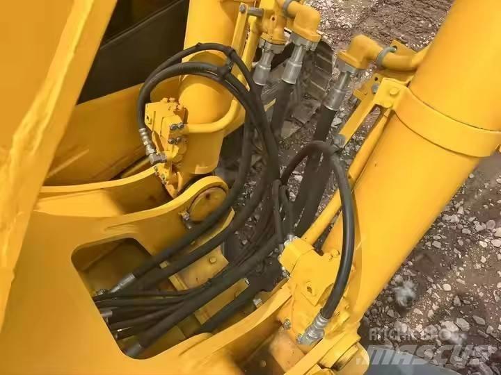 Komatsu PC450-7 Pásová rýpadla