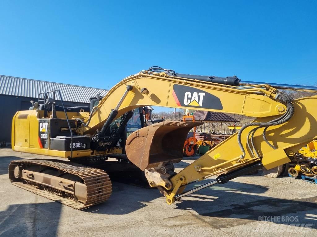 CAT 323 EL Pásová rýpadla