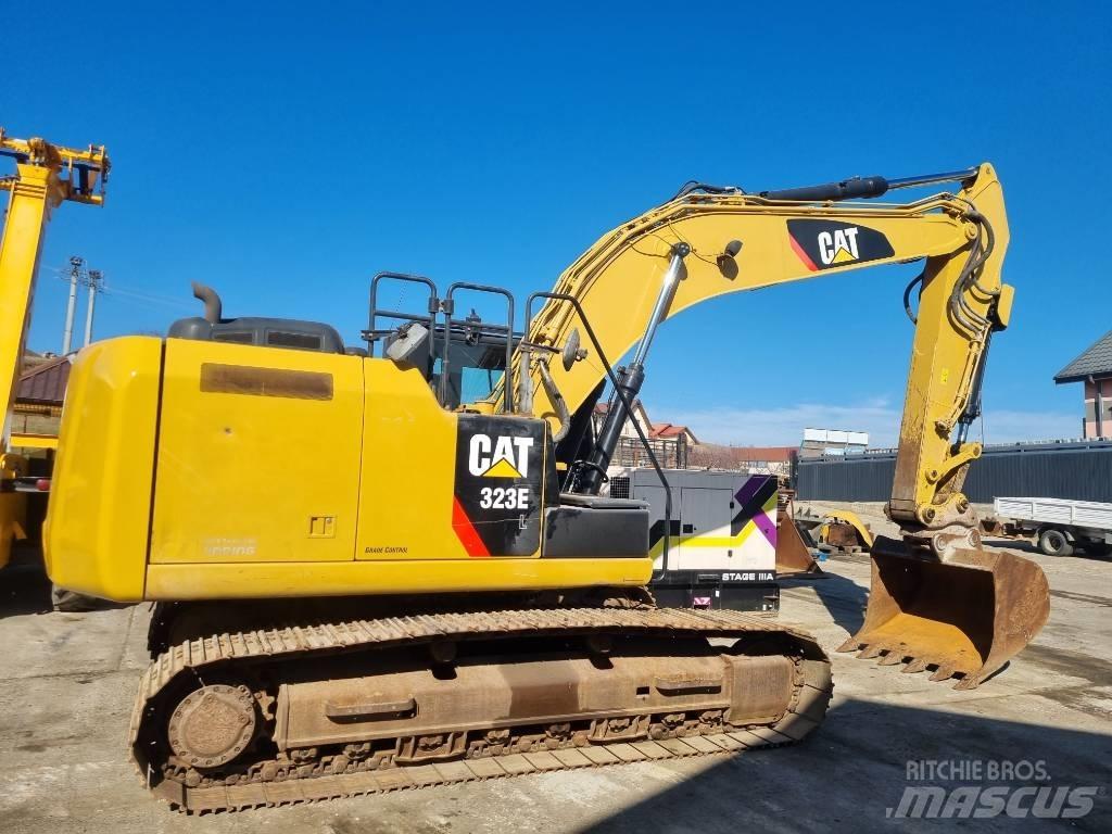 CAT 323 EL Pásová rýpadla