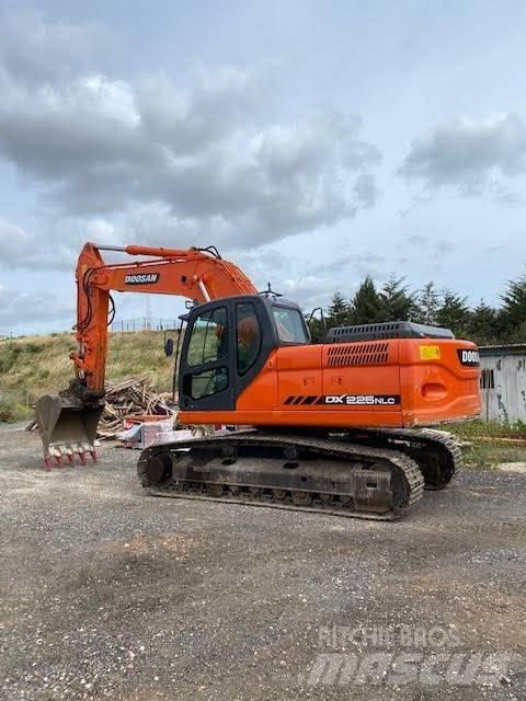 Doosan DX 225 NLC Pásová rýpadla