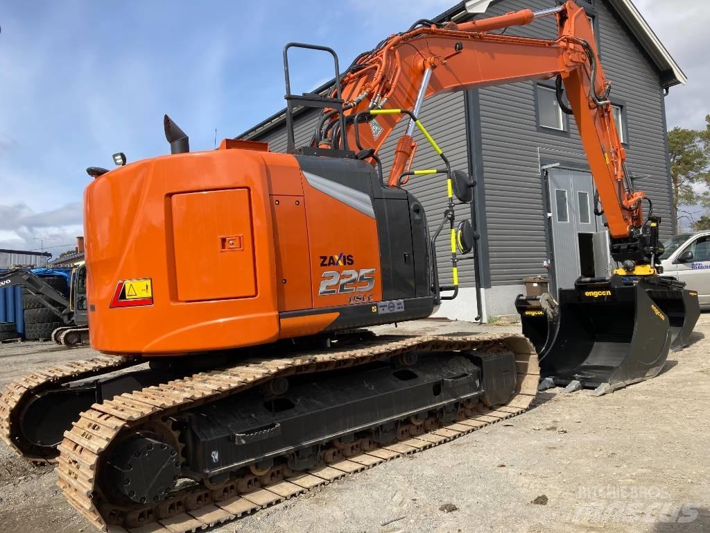 Hitachi ZX 225 US LC Pásová rýpadla
