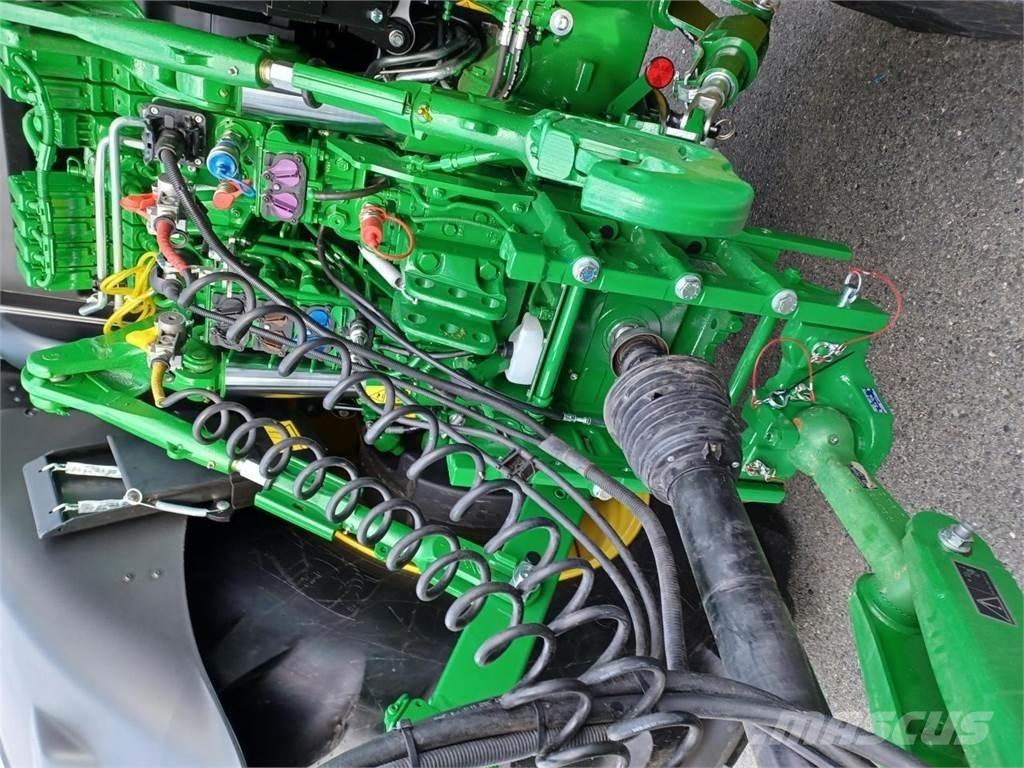 John Deere C441R Lis na válcové balíky