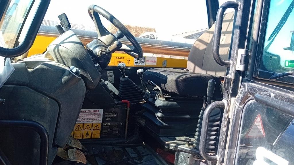 JCB 540-140 Teleskopické manipulátory