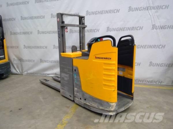 Jungheinrich ERD 220 Samohybné vozíky