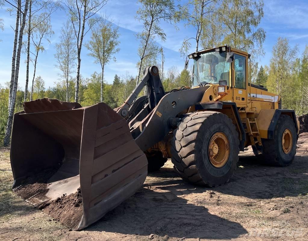 Volvo L 220 Kolové nakladače