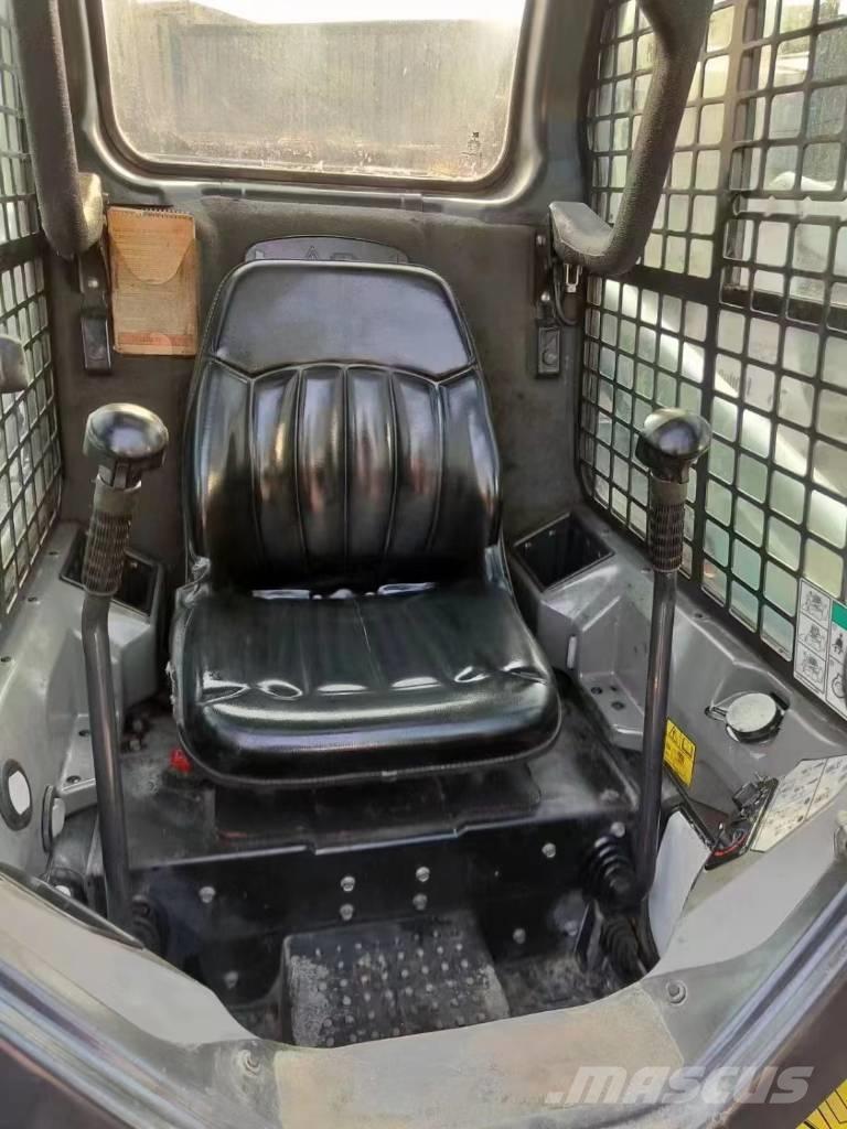 Bobcat S 450 Smykem řízené nakladače