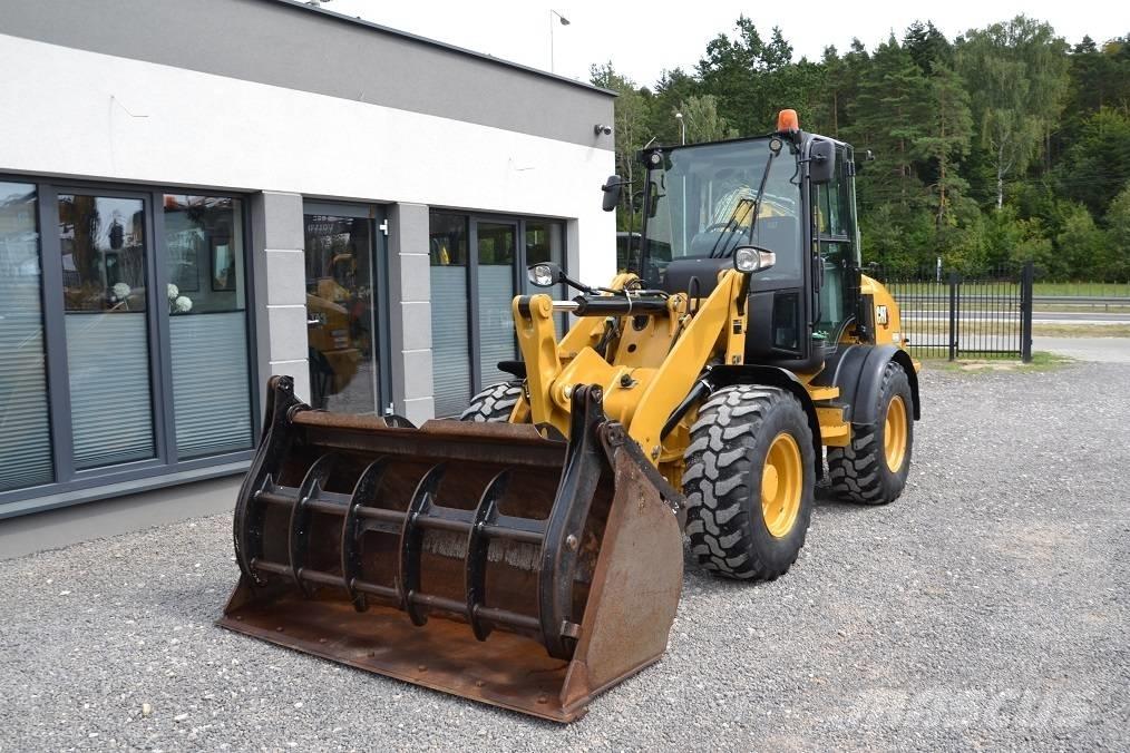 CAT 908 M Kolové nakladače