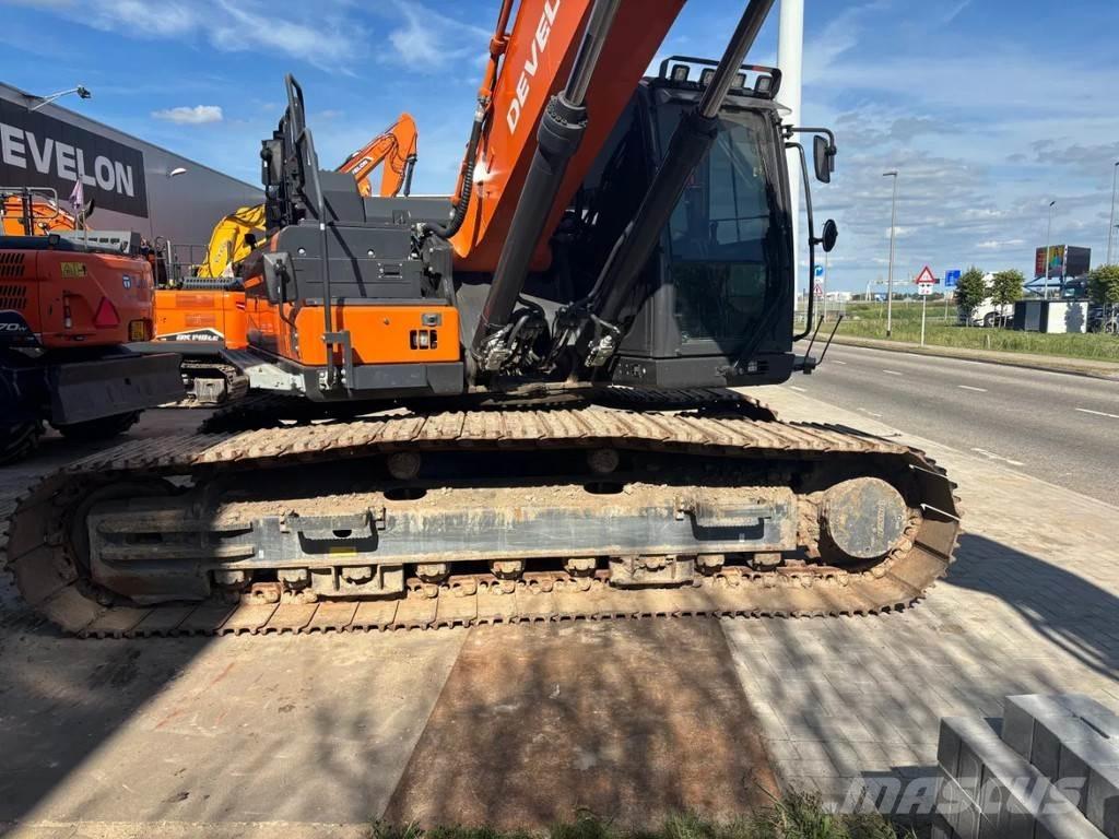 Develon DX300LC-7K Pásová rýpadla