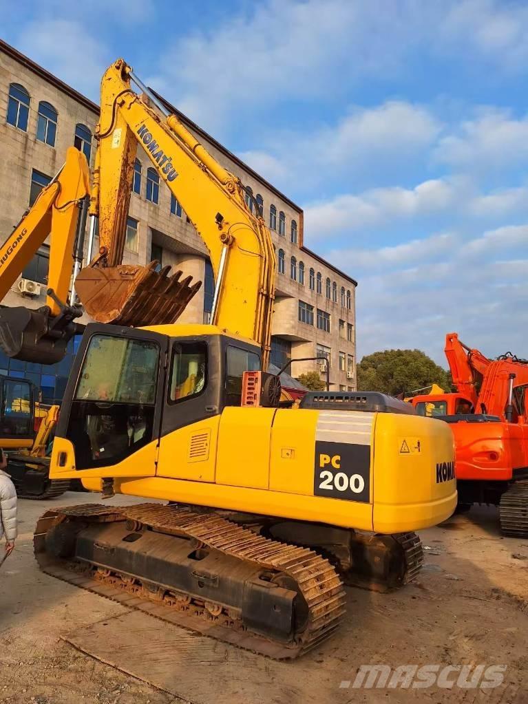 Komatsu PC 200-7 Pásová rýpadla