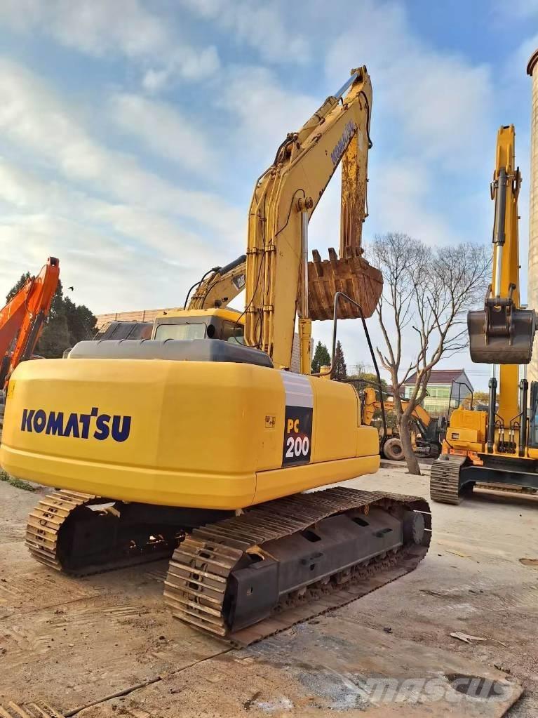 Komatsu PC 200-7 Pásová rýpadla