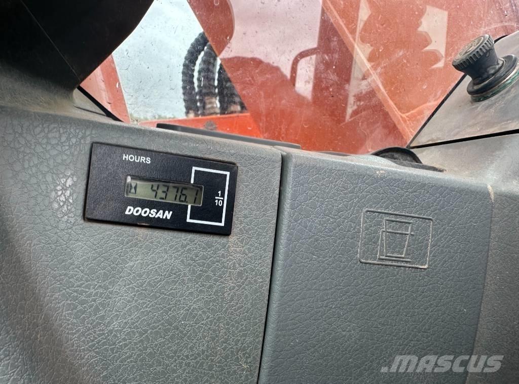 Doosan DX 140 LCR-3 Pásová rýpadla
