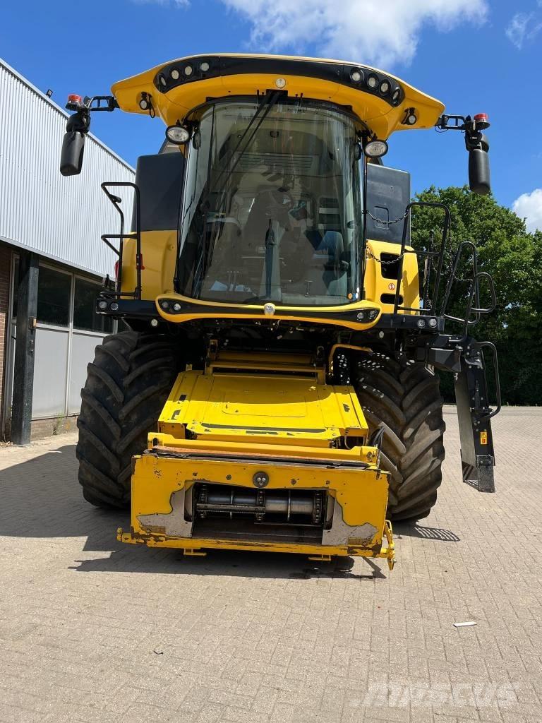New Holland CR 8.80 Sklízecí mlátičky