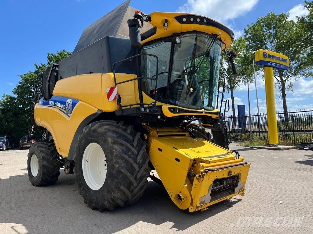 New Holland CR 8.80 Sklízecí mlátičky
