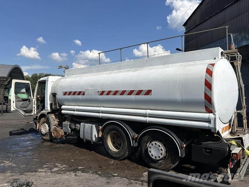 Renault 320 Cisternové vozy