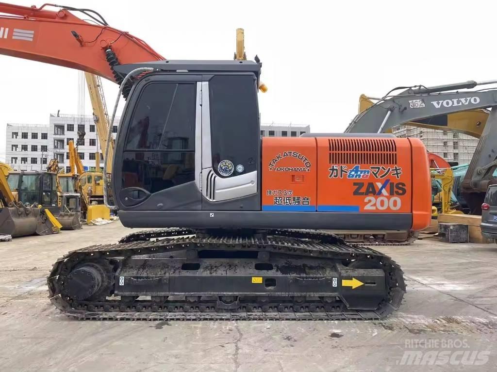 Hitachi ZX 200 Pásová rýpadla