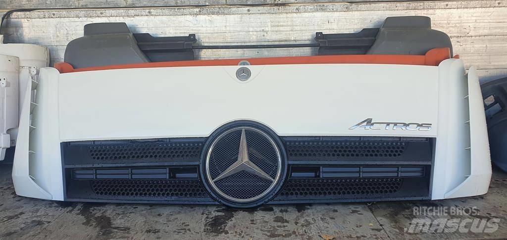 Mercedes-Benz Actros Kabiny a interiér