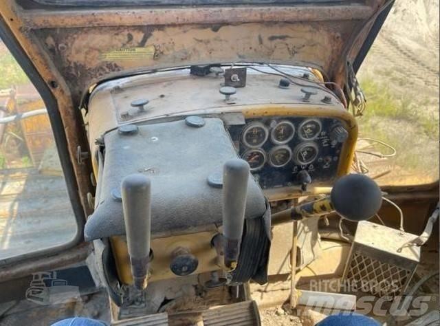 CAT D 7 G Pásové dozery