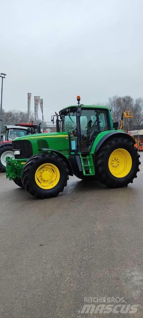 John Deere 6820 Traktory