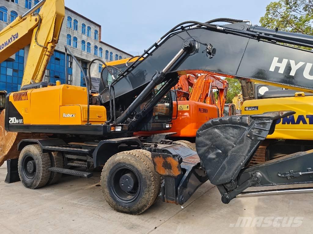 Hyundai R210W-9 Kolová rýpadla