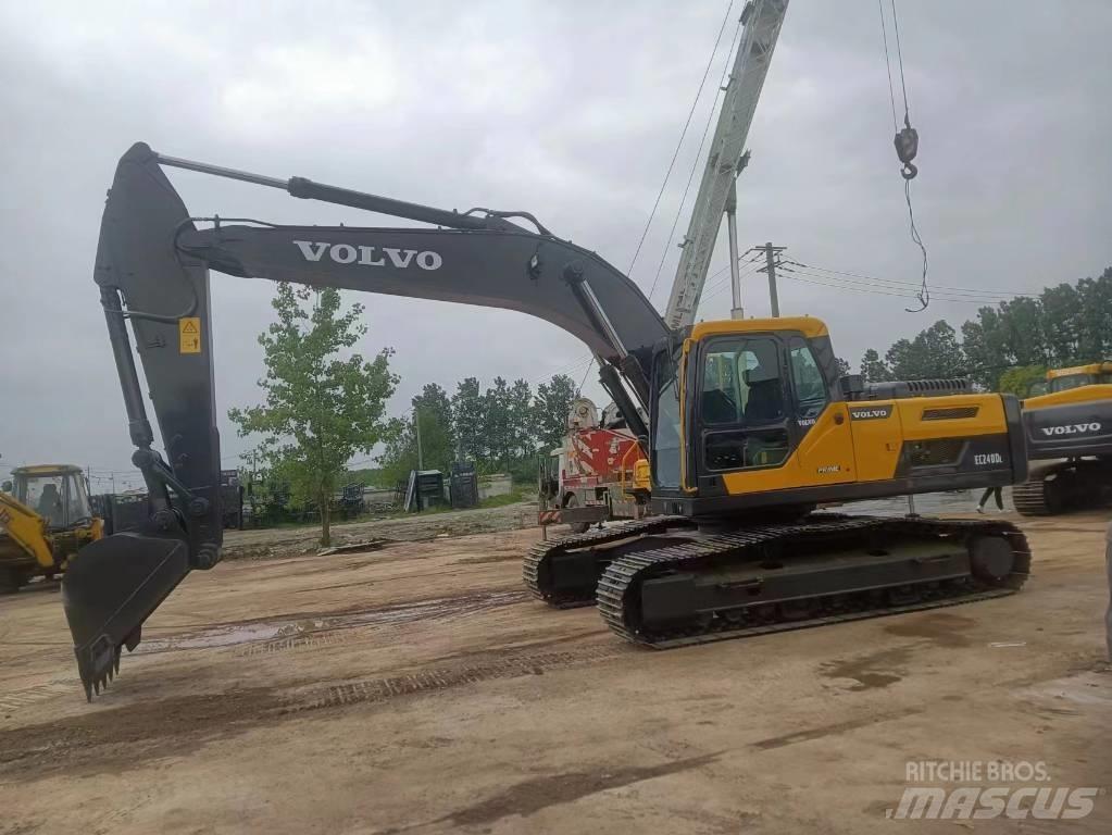 Volvo EC 240 DL Pásová rýpadla