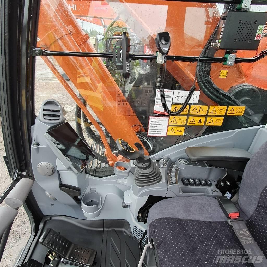 Hitachi ZX225USRLC-7 Pásová rýpadla