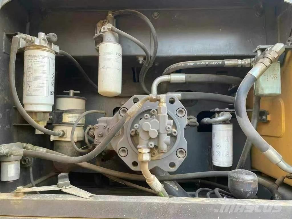 Volvo EC 350DL Pásová rýpadla