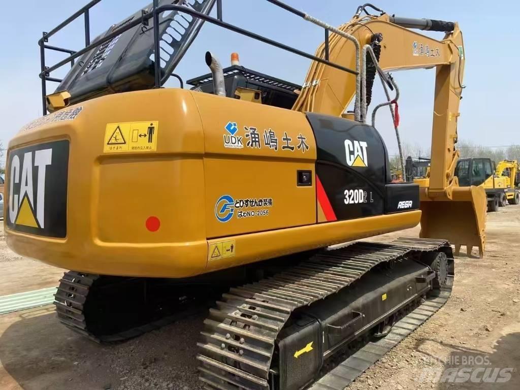 CAT 320D2 Pásová rýpadla
