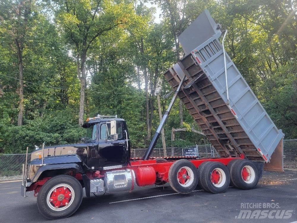 Mack RD688S Sklápěče