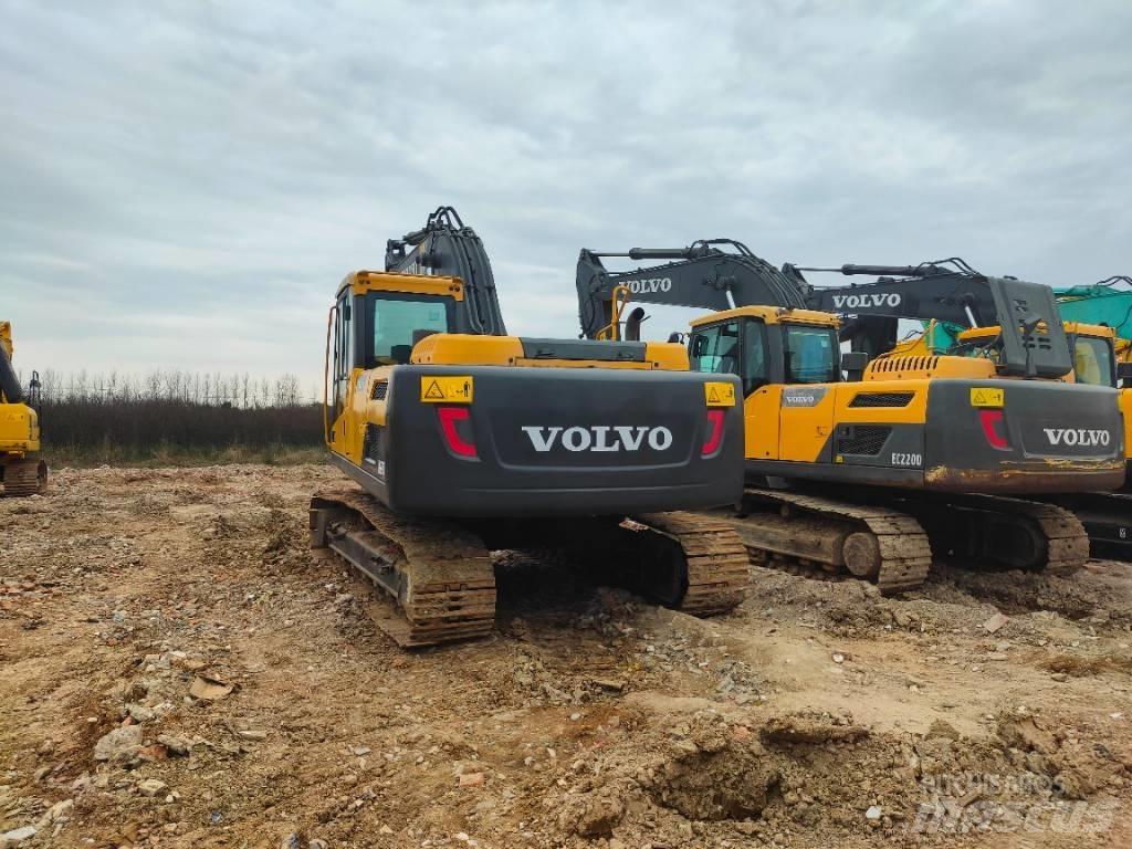 Volvo EC220D Pásová rýpadla
