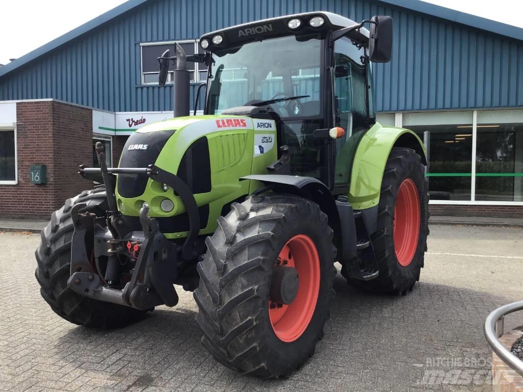 CLAAS Arion 520 CIS Traktory