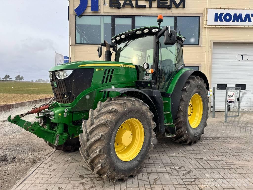 John Deere 6210R Traktory