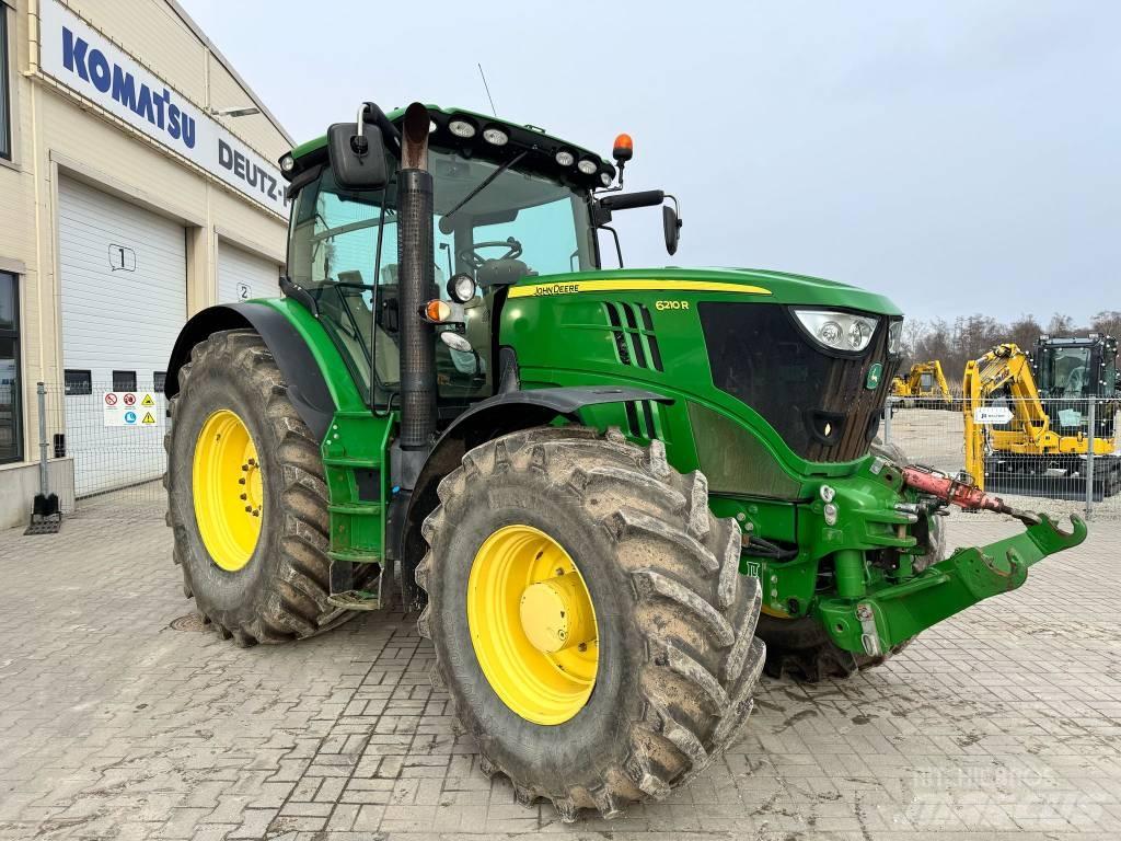 John Deere 6210R Traktory