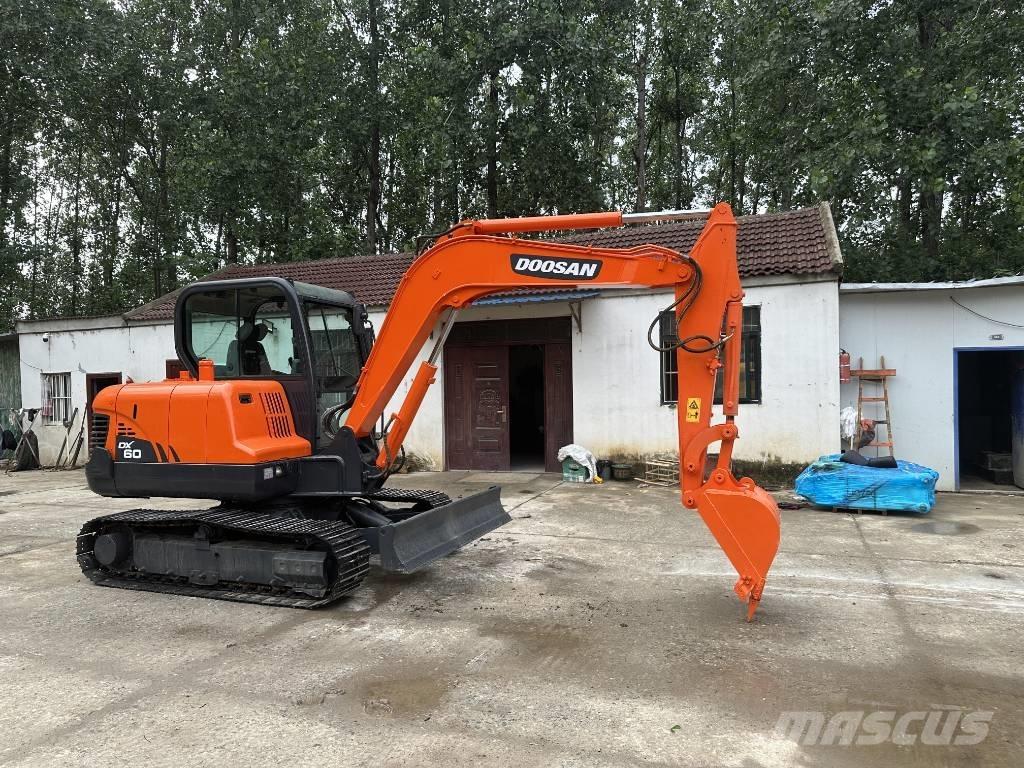 Doosan DX60 Pásová rýpadla
