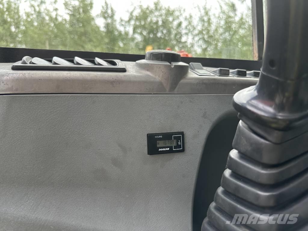 Doosan DX60 Pásová rýpadla